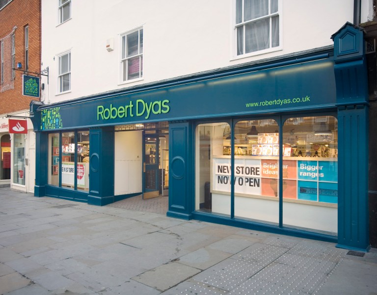 Robert+Dyas+Store+Fascia+August+