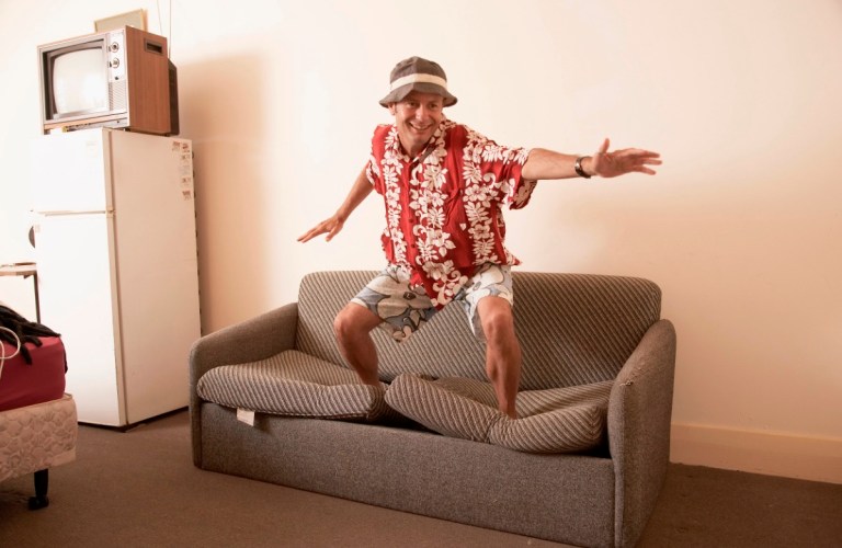 couchsurfing